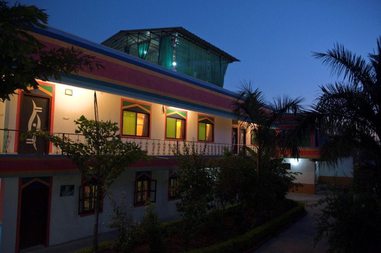 Hotel Harmony Khajurāho エクステリア 写真