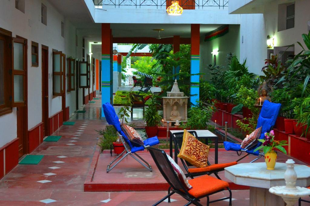 Hotel Harmony Khajurāho エクステリア 写真