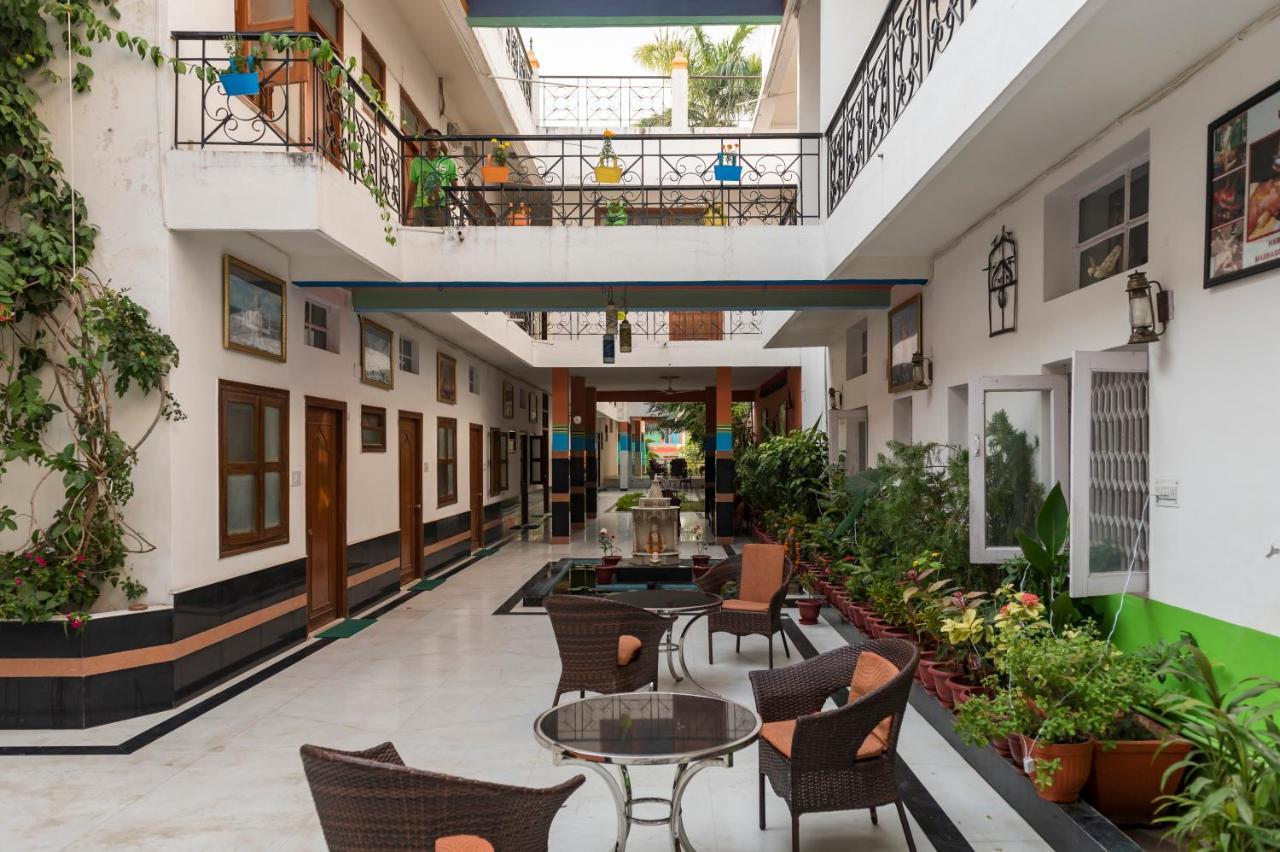 Hotel Harmony Khajurāho エクステリア 写真
